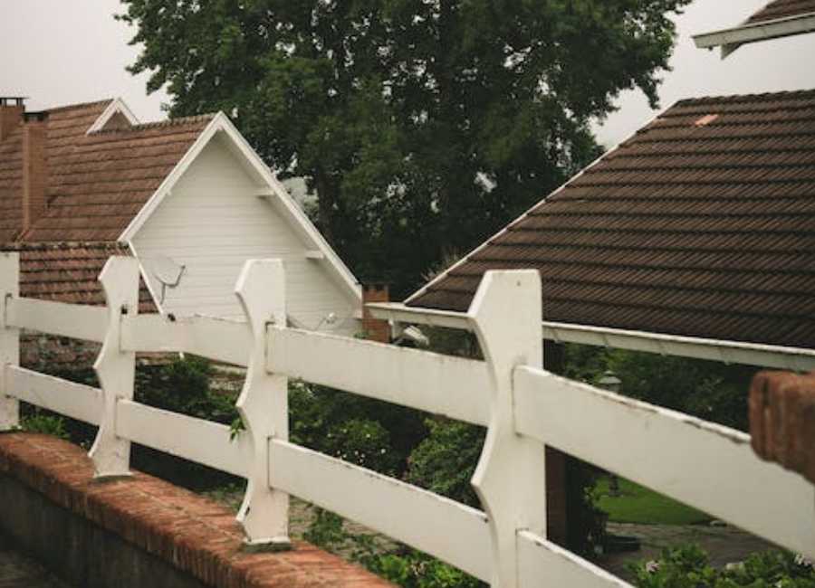 Wooden mmodern fences