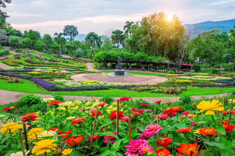Revitalize Your Outdoor Oasis: Explore Hottest Landscaping Trends with a Landscaper in Trumbull, CT